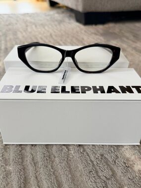 Blue Elephant CONNIE glasses, NWT
